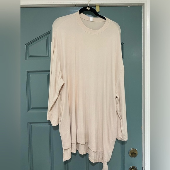 Out of pocket long sleeve dress - Picture 2 of 2